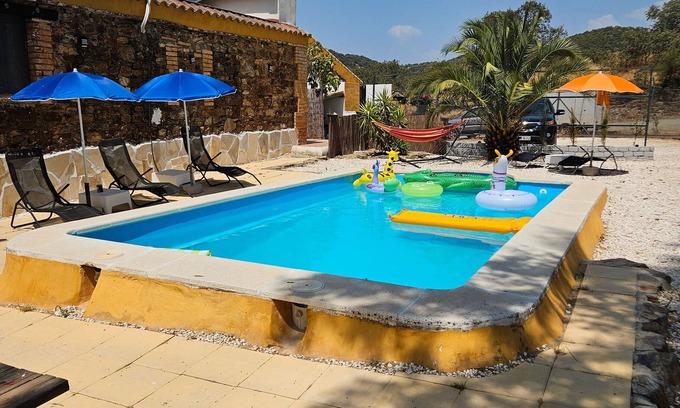 Montoro House | Country House 'Experience Alpacas in Andalucia' with Mountain View