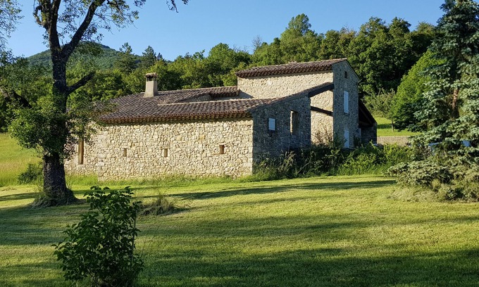 Bezaudun-sur-Bine Villa | Country house sleeps 15 Ideal for holidays with family or friends