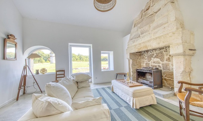 Daignac House | Country House 'Gîte De Charme - Daignac' with Private Terrace and Private Garden