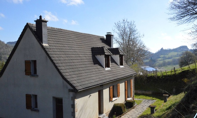Murat House | Country house in the mountains feet