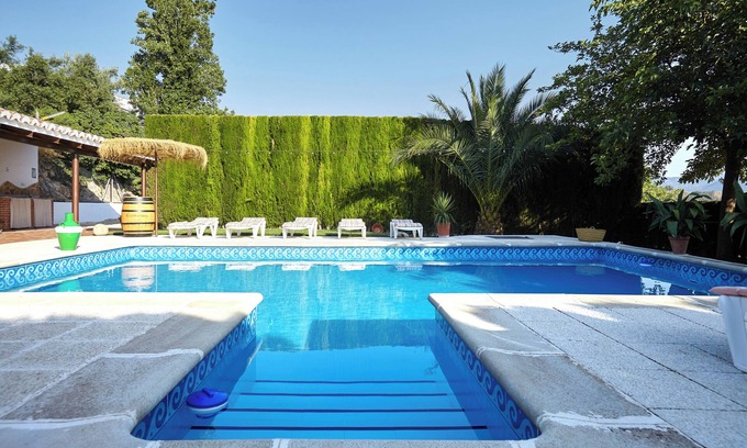 Cambil House | Country House 'La Loma Alta 1' with Mountain View, Wi-Fi and Air Conditioning