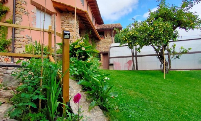 Lana House | Country House 'Landa' with Mountain View, Shared Pool and Wi-Fi