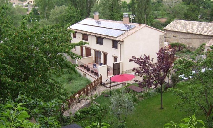 Biel House | Country House 'Las Lezas' with Mountain View, Private Terrace and Wi-Fi