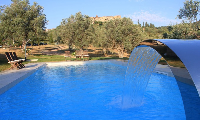 Caldana House | Country house, lovingly renovated in the middle of an olive grove with large panoramic pool