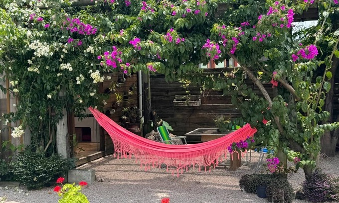 Praia do Rosa House | Country House on the Beach. Small pets allowed.