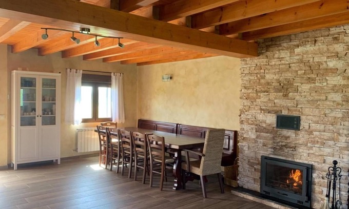 Gavilanes House | Country House 'Paraje Navazos' with Mountain View, Private Pool and Wi-Fi