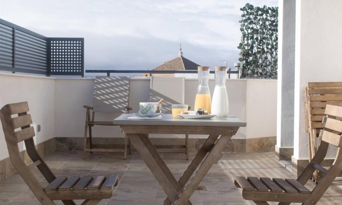 Madridejos House | Country House 'Posada Del Herrero' with Private Pool, Wi-Fi and Air Conditioning