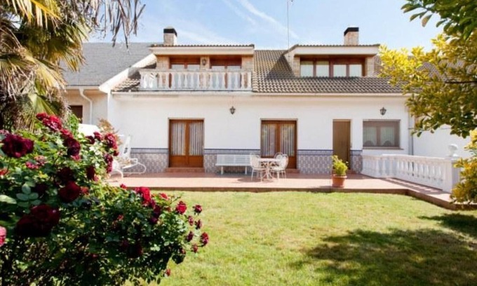 Cabanillas House | Country House 'Senda Bardenas' with Private Garden and Wi-Fi