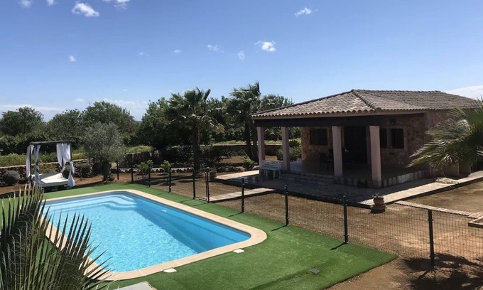 Campos Villa | Country House 'Ses Oliveres' with Mountain View, Wi-Fi and Air Conditioning