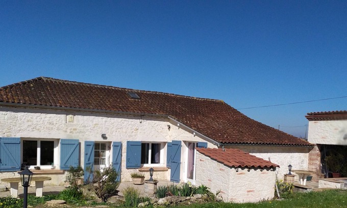 Beauville House | Country house with swimming pool