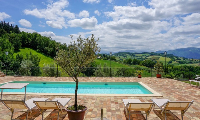 Tolentino Other | Country house with swimming pool for your holiday relaxation