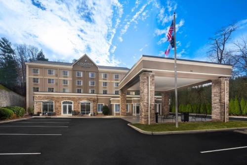 Kenilworth Hotel | Country Inn & Suites by Radisson Asheville Downtown Tunnel Road