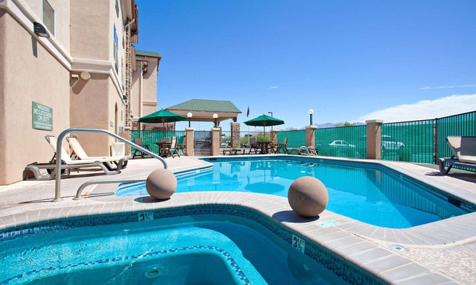 Barrio Hollywood Hotel | Country Inn & Suites by Radisson, Tucson City Center, AZ
