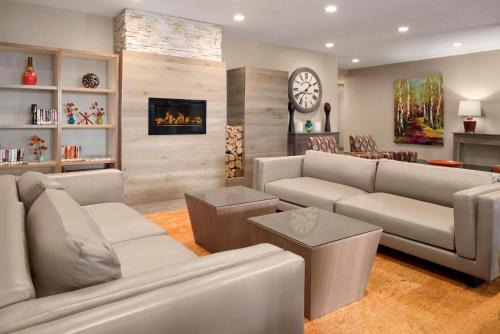 Hermantown Hotel | Country Inn & Suites by Radisson, Duluth North, MN