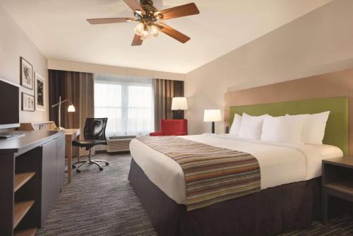 Galena Hotel | Country Inn & Suites by Radisson, Galena, IL