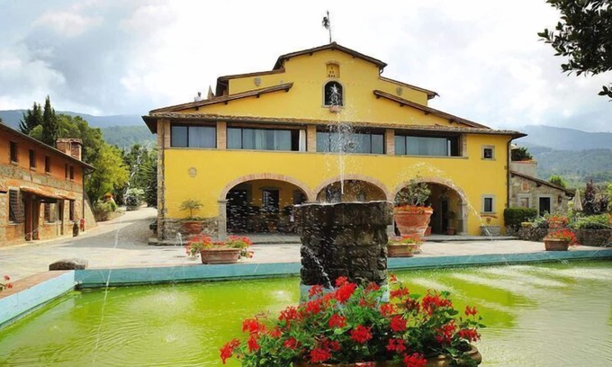San Donato in Fronzano Apartment | Country Estate Fattoria degli Usignoli