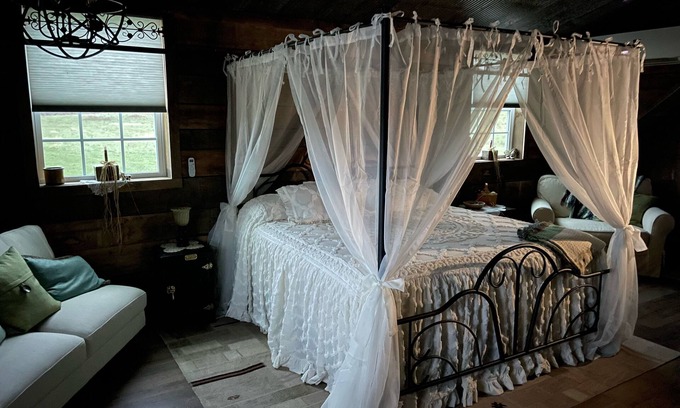 Elk Creek Apartment | COUNTRY LACE Retro Place