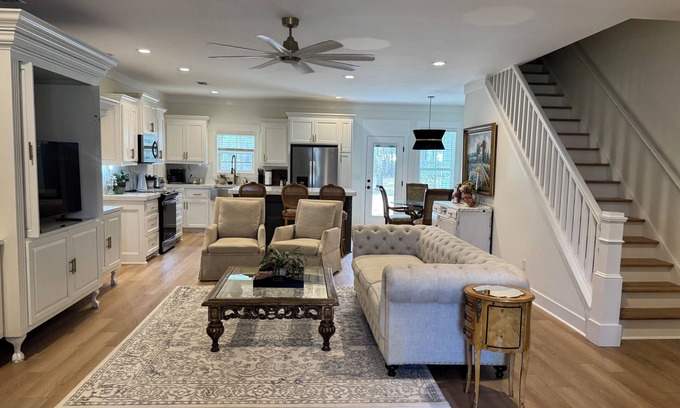 Hahira House | Country Living, minutes from town.