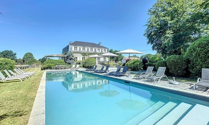 Bournos House | Country manor with swimming pool! Close to the sea and mountains