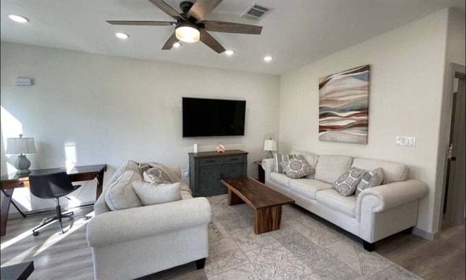 Hockley House | Country Oasis -B