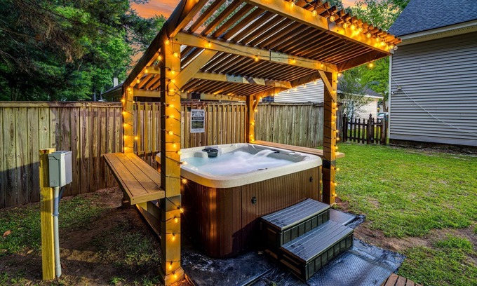 North Charleston House | Country Oasis w/Game Rm, Mins from DWTN & Airport