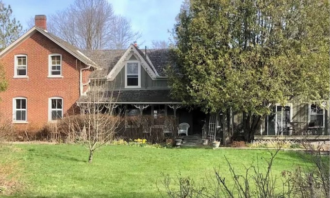 Madoc Bed & Breakfast | Country Retreat - Meals, Yoga, Sauna/Cold Plunge .Sleeps up to 18