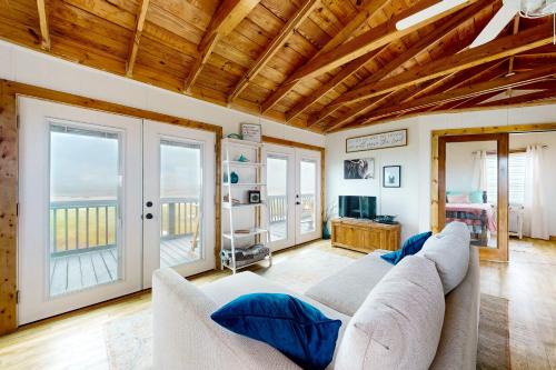 Cedar Lane House | Country Roads
