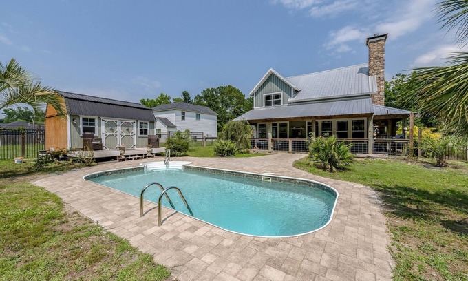 Longs House | Country Solitude close to the Beach by RedAwning