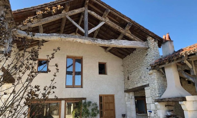 Verteillac Villa | Country Villa for 18 Pool Cinema Football Pitch