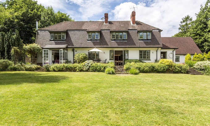Droxford House | 👨👨👧👦 Countryside Family Friendly House & Annex - completely detached