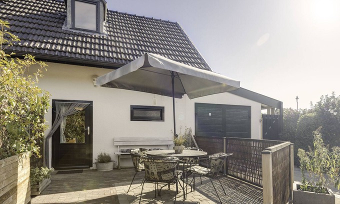 Mechelen House | Countryside Holiday Home in Mechelen With Terrace