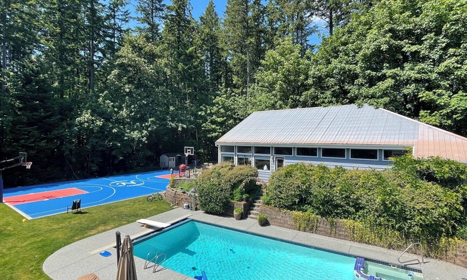 Stafford - Tualatin Valley House | Countryside pet-friendly bungalow with a pool, just 20 minutes from Portland