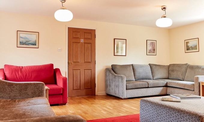 Dalbury Lees Cottage | Countryside retreat with hot tub, No Deposit