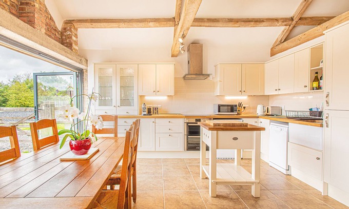 Chippenham House | Countryside Retreat/Panoramic Picturesque Views