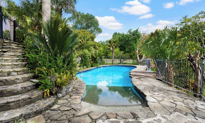 Whitford Villa | Countryside Zen Estate - Views and Pool