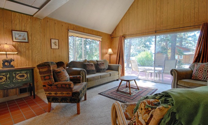 Tahoe Vista Cabin | Couples Cabin Across from Lake, Woodstove, Full Kitchen, Pet Friendly