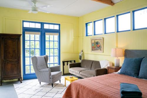East Midtown House | Couples & Music Oasis/All-New, Garden, Design