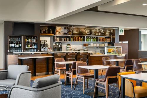 Mendota Heights Hotel | Courtyard by Marriott Minneapolis-St. Paul Airport
