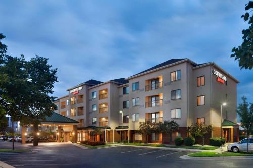 Beavercreek Hotel | Courtyard by Marriott Dayton Beavercreek