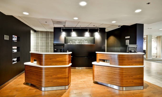 Dallas Design District Hotel | Courtyard by Marriott Dallas Medical/Market Center
