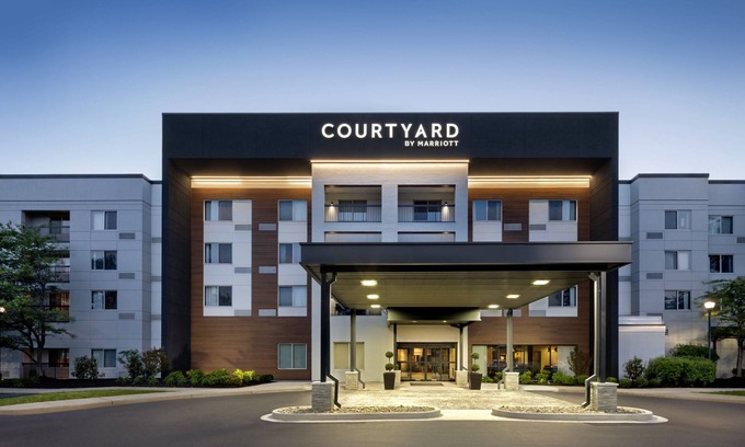 Hopelawn Hotel | Courtyard by Marriott Edison Woodbridge
