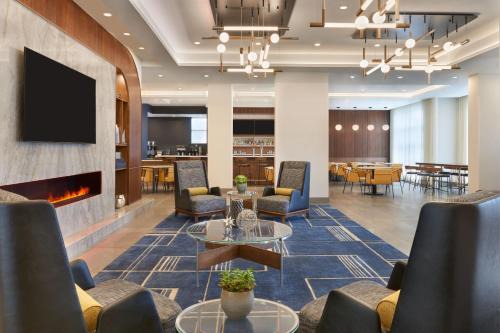 Rosemount Hotel | Courtyard by Marriott Kitchener