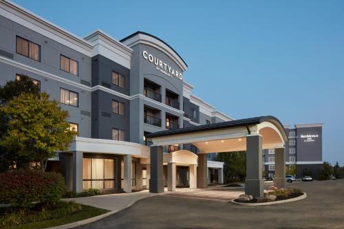 Northeast Mississauga Hotel | Courtyard by Marriott Mississauga-Airport Corporate Centre West