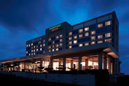 Khalumbre Hotel | Courtyard by Marriott Pune Chakan