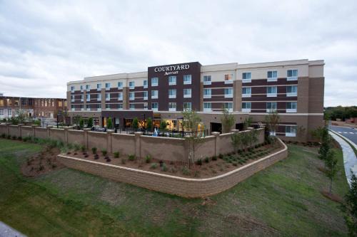 Starkville Hotel | Courtyard by Marriott Starkville MSU at The Mill Conference Center
