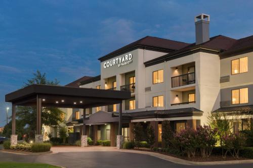 Tulsa Hotel | Courtyard by Marriott Tulsa Central