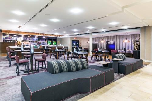 South Tulsa Hotel | Courtyard by Marriott Tulsa Woodland Hills