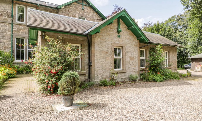 Forfar Cottage | COURTYARD COTTAGE, family friendly, with a garden in Forfar