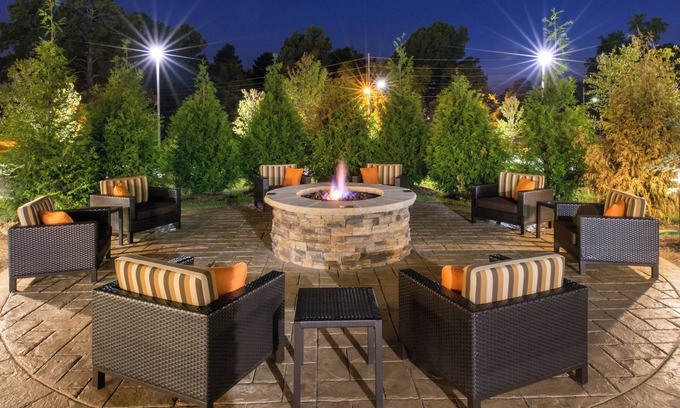 Hot Springs Hotel | Courtyard Hot Springs