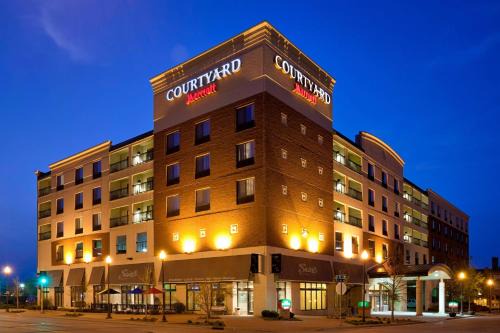 Historic Southwest Hotel | Courtyard Rochester Mayo Clinic Area/Saint Marys